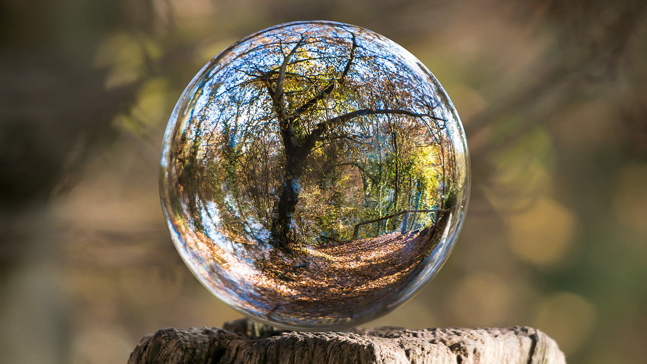 Boule de cristal dans la nature